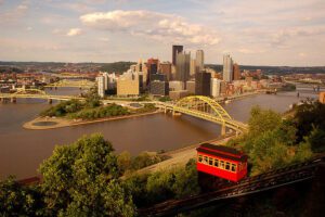 800px-Pittsburgh_view-from-incline_sm