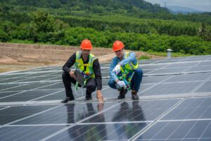 technician-maintenance-solar-PV